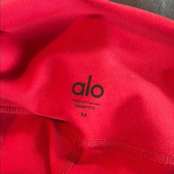 [ALO Yoga] Red Airbrush Leggings - Picture 4 of 10